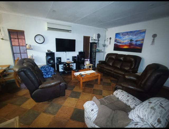 3 BEDROOM HOUSE FOR SALE IN SAFARI GARDENS